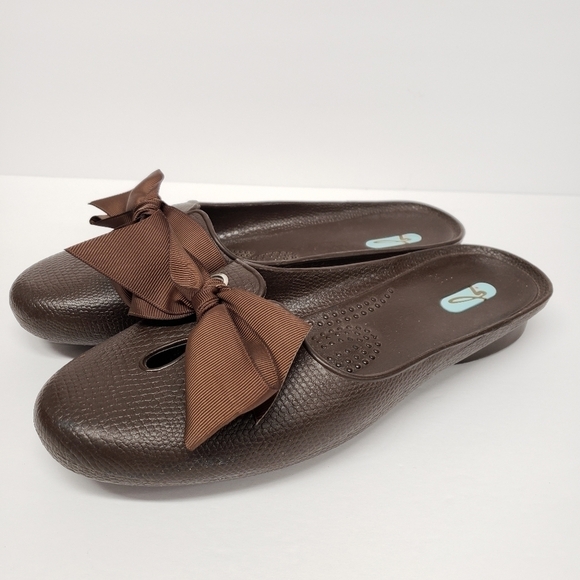 OKA B Brown Slide Slip-on Sandals Shoes Size Medium (7-8) - Picture 1 of 6